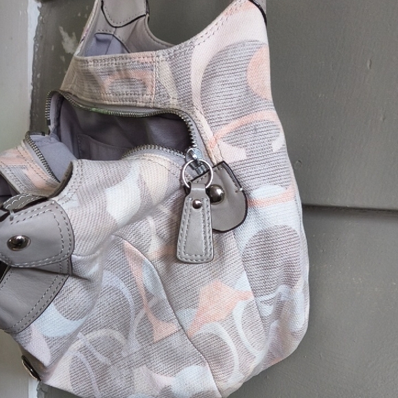 Coach Pink and Gray Shoulder Bag with Slouchy Hobo Design - Picture 7 of 8
